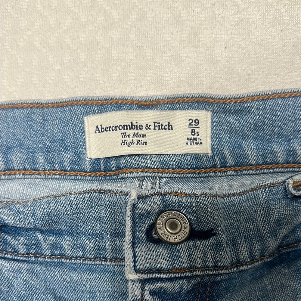 Abercrombie & Fitch The Mom High Rise jeans 8s/29